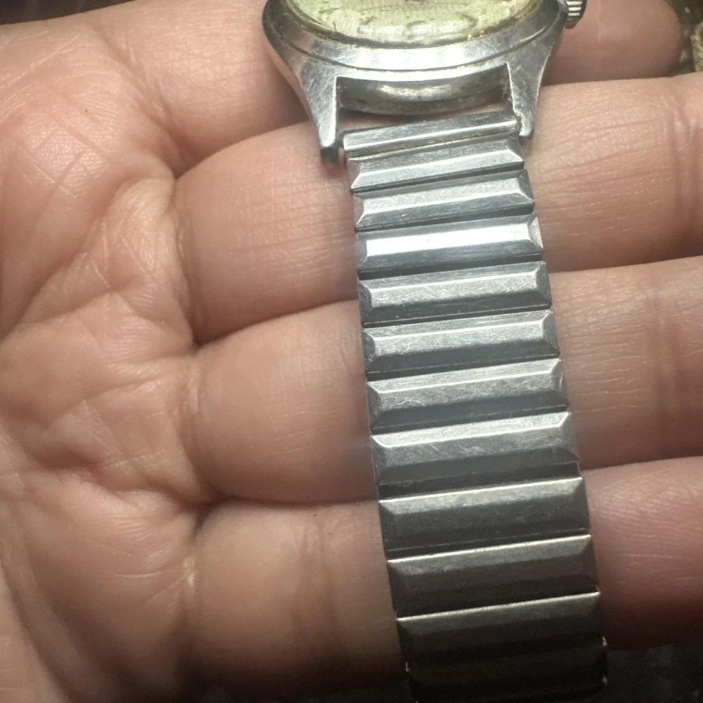 Vintage Vendome 17 Jewels Manual Wind Mens Watch 34MM Swiss Made Runs But Stops - Picture 4 of 10